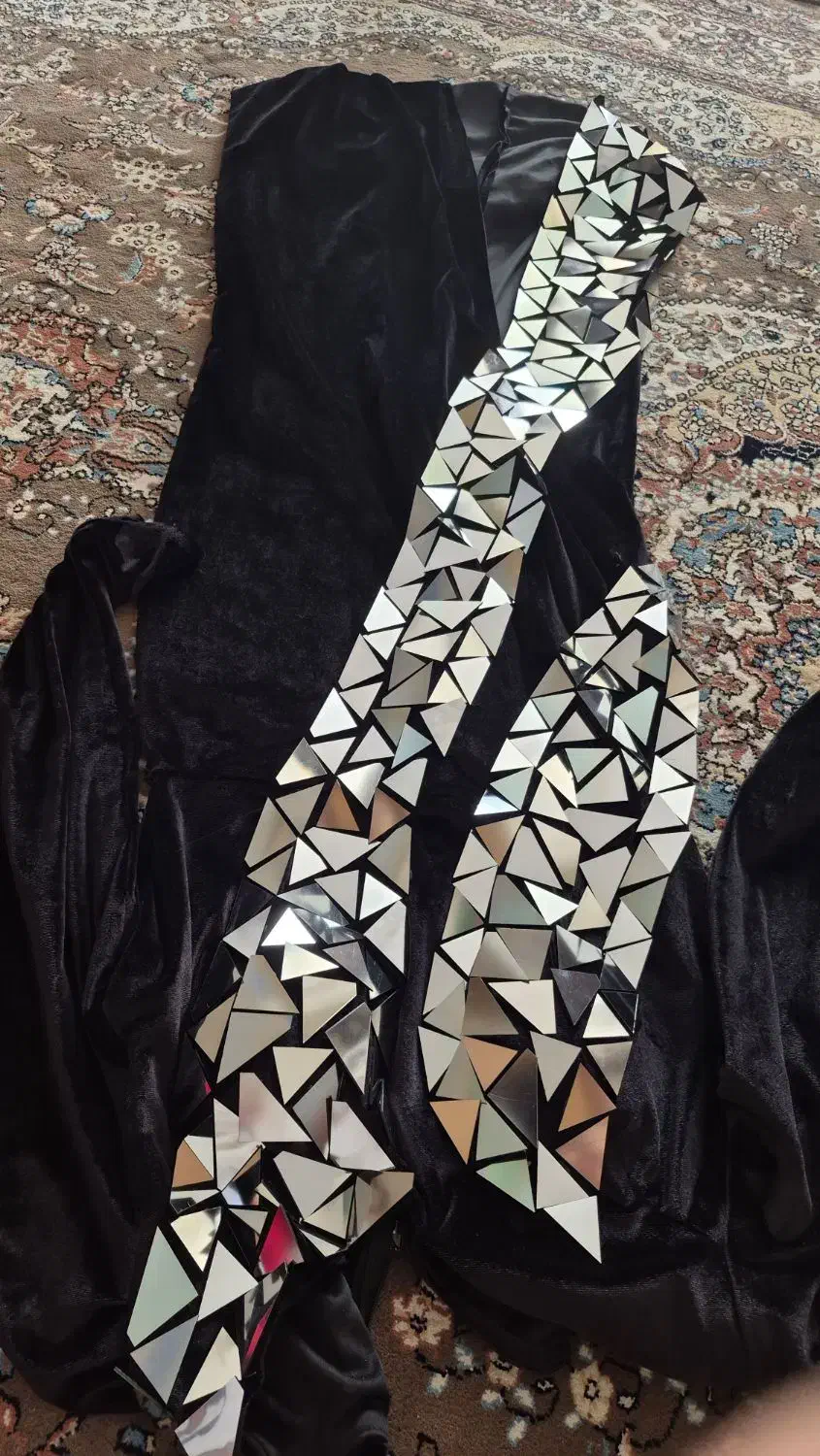 لباس|لباس|اردکان, |دیوار