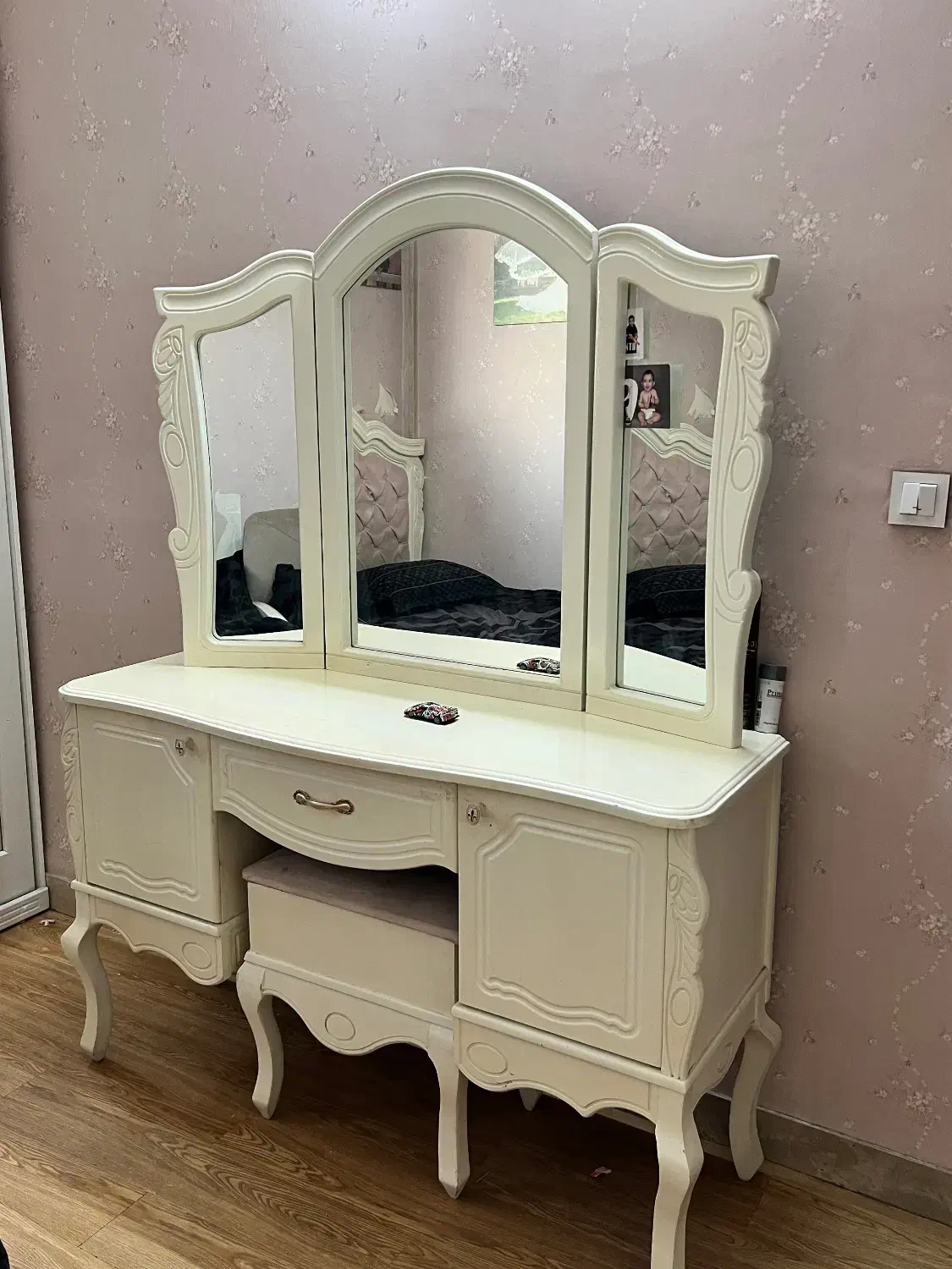 فروش تخت و میز ارایش و ۲ عدد پاتختی|تخت و سرویس خواب|اسلام‌شهر, شهرک محمدیه|دیوار