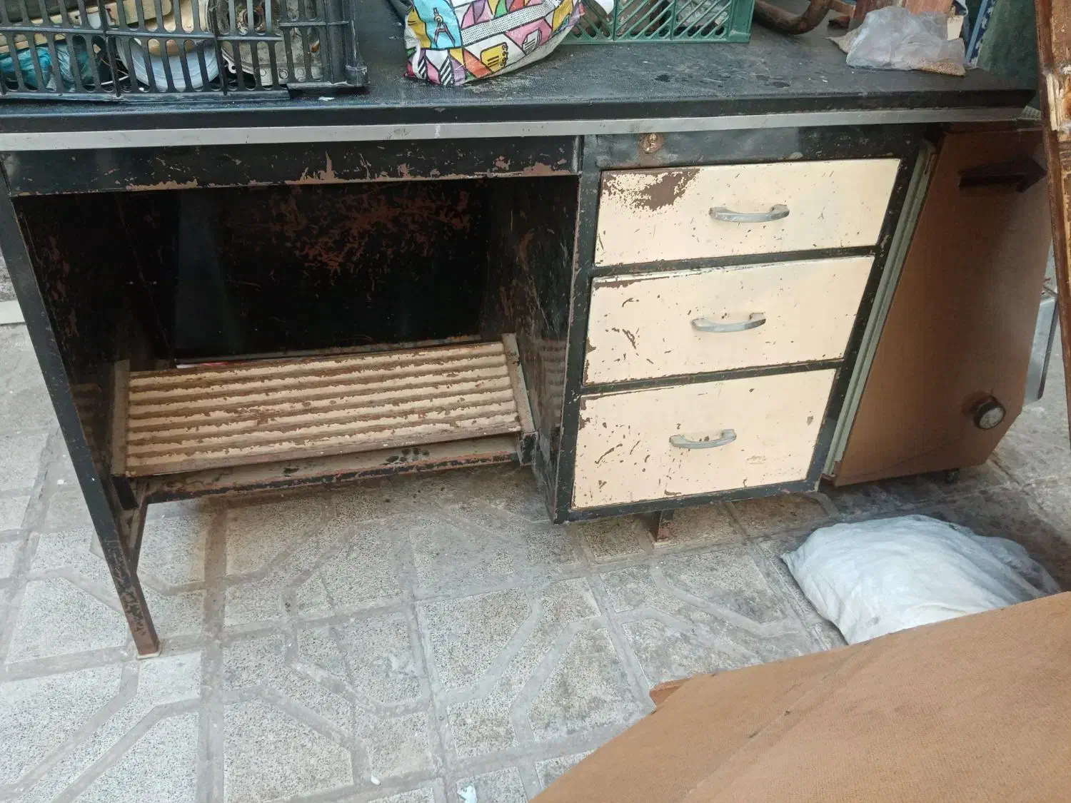 میز|میز تحریر و کامپیوتر|مشهد, قائم|دیوار