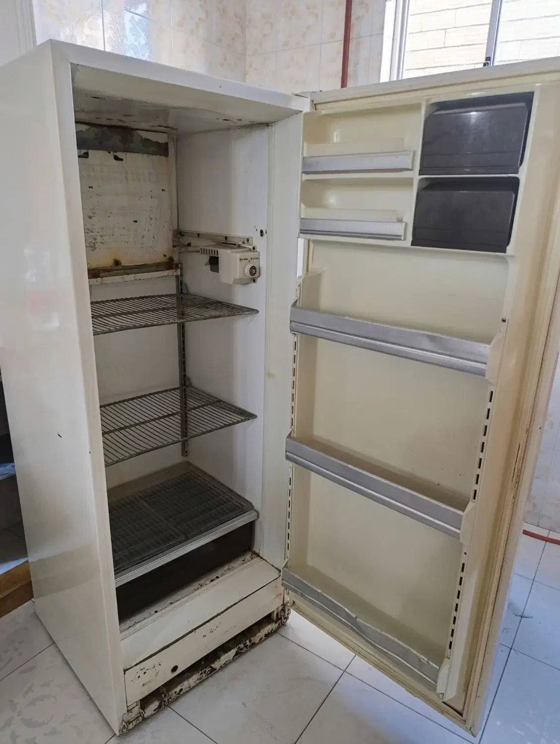 یخچال ارج قدیمی  سالم برای استفاده|یخچال و فریزر|رضوانشهر, |دیوار