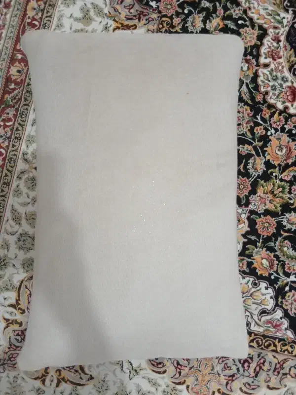 روبالشتی نو|رختخواب، بالش، پتو|قلعه شاهین, |دیوار