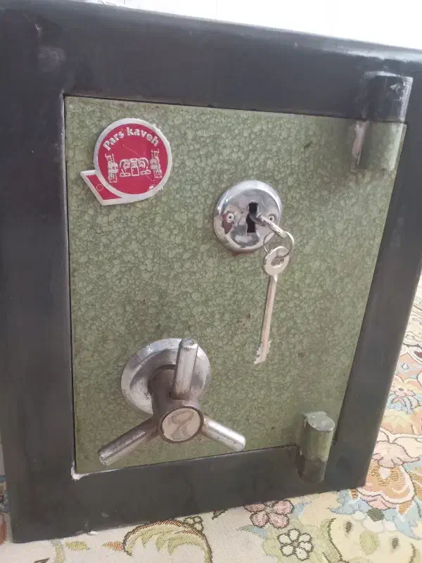 گاوصندوق کوچک|ابزارآلات|قم, شاه ابراهیم|دیوار