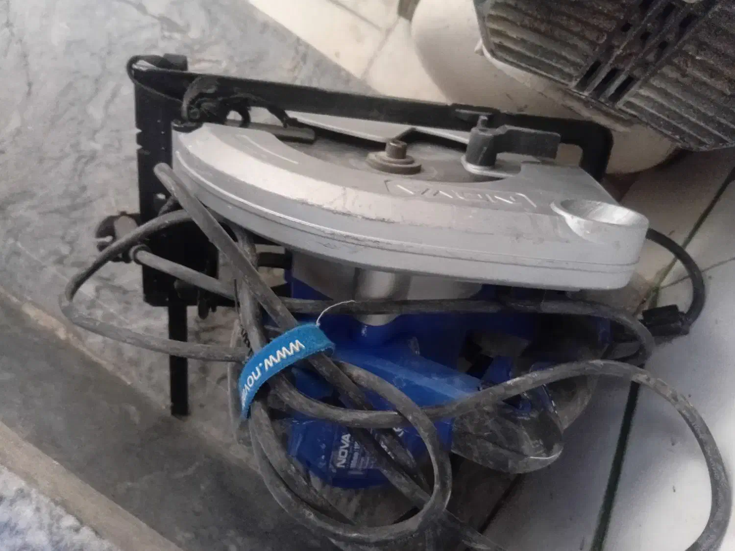 اره دیسکی.نوا/وتعدادی پله وابزاررنگ ونقاشی|مصالح و تجهیزات ساختمان|خمینی‌شهر, |دیوار