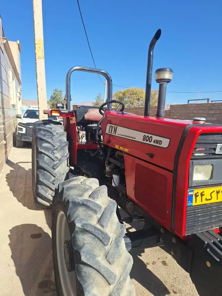 تراکتور 800 مدل 1400|ماشینآلات صنعتی|آباده, |دیوار
