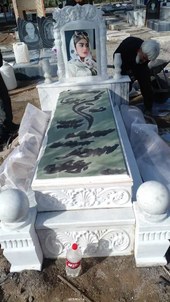 سنگ مزار به قیمت کارخانه ۶/۰۰۰/۰۰۰|خدمات پیشه و مهارت|اصفهان, شهرک امام خمینی|دیوار