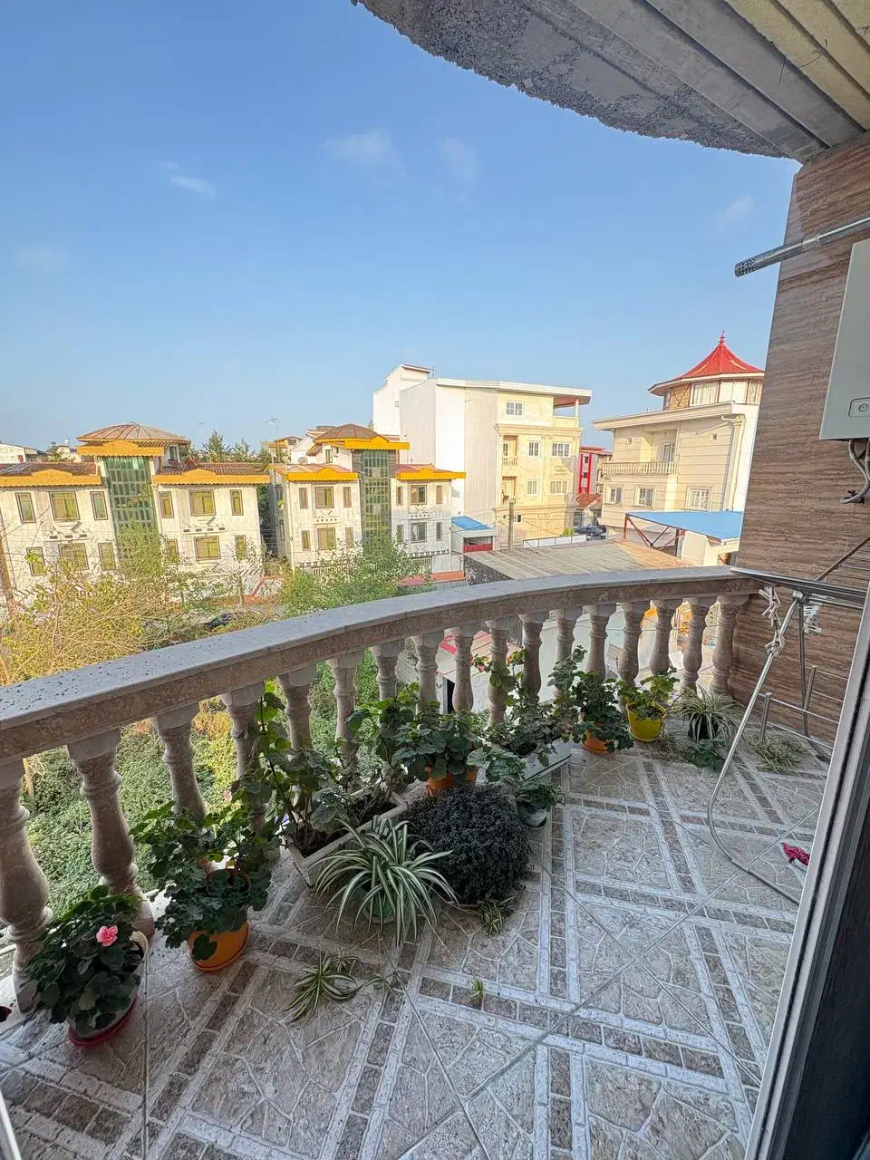 ساختمان تجاری مسکونی، موقعیت کمنظیر سرمایهگذاری|فروش آپارتمان|کلاچای, |دیوار