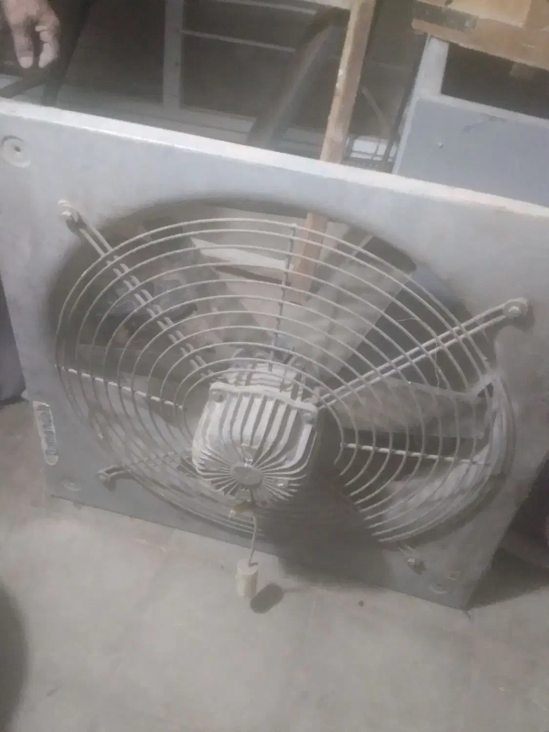 فن بزرگ|پنکه و تصفیهکنندهٔ هوا|رفسنجان, |دیوار