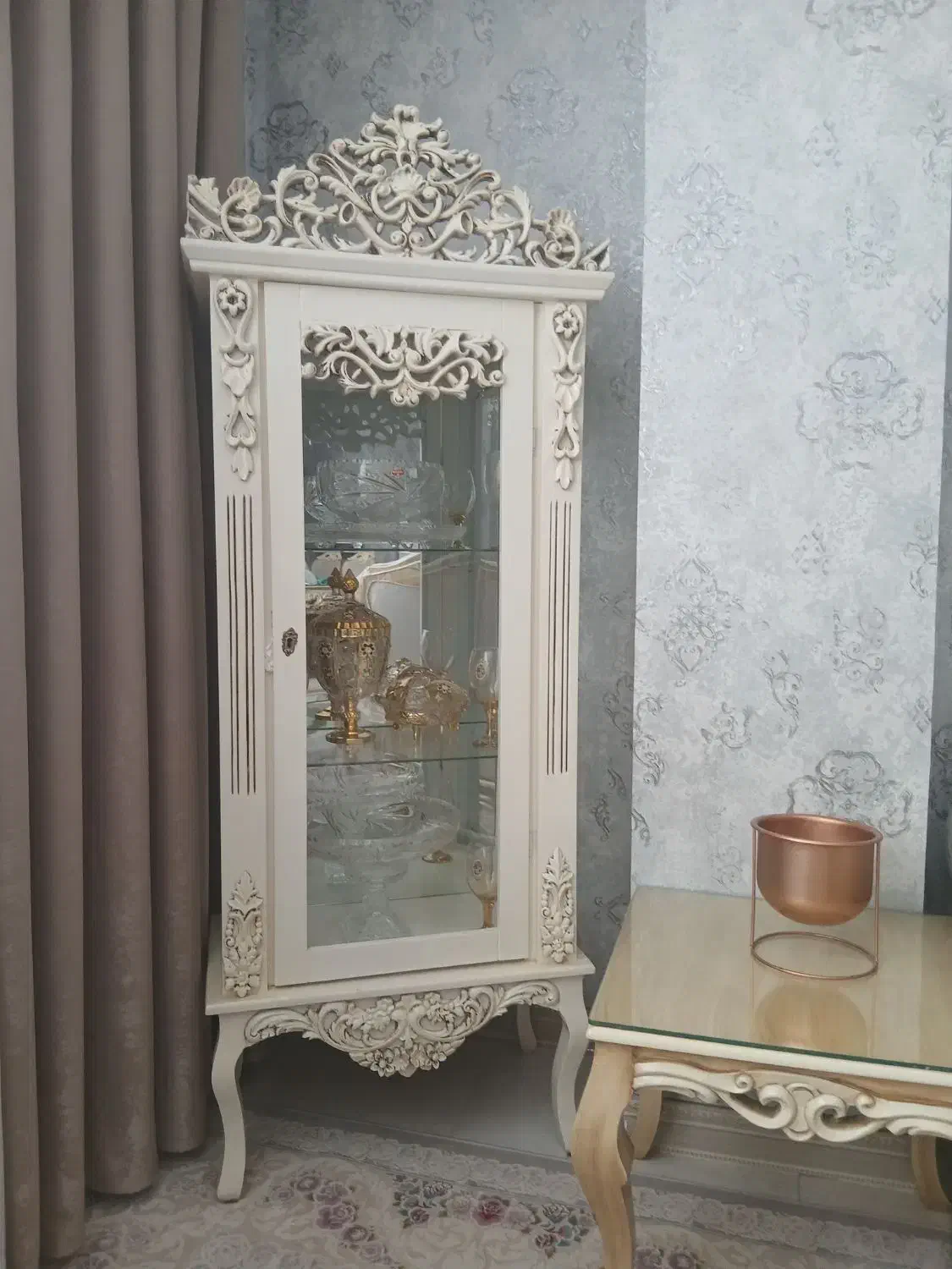 مینی بوفه سالم و بی خط و خش در حد نو خوش رنگ|بوفه، ویترین، کنسول|کرج, شهرک نهال و بذر|دیوار