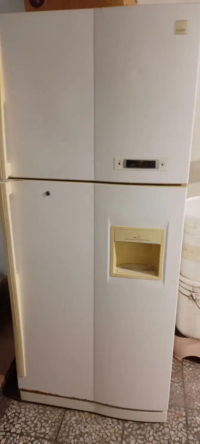 یخچال دوو ۲۵ سالم|یخچال و فریزر|رشت, دروازه لاکان|دیوار