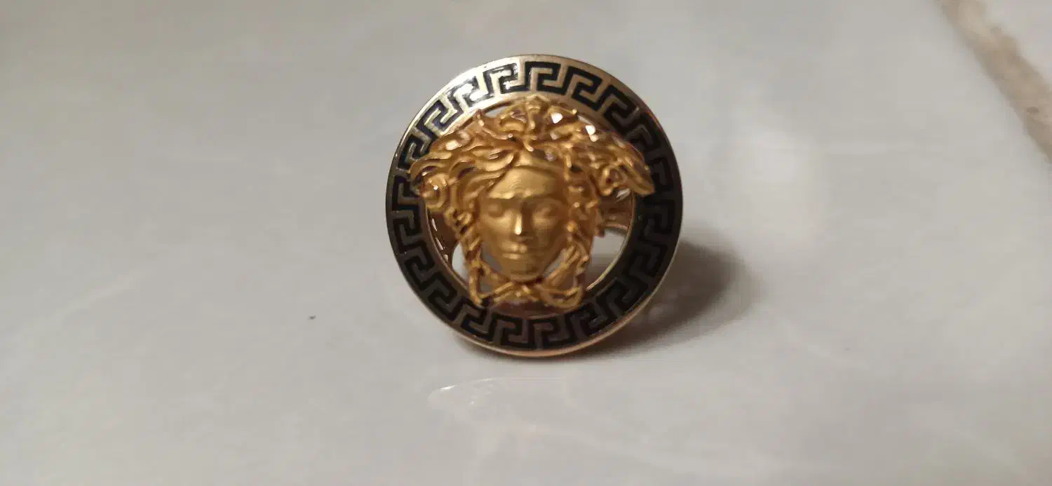 فروش فوری انگشتر ورساچ فقط با 4درصد بالای تابلو|جواهرات|شیراز, شاهچراغ|دیوار