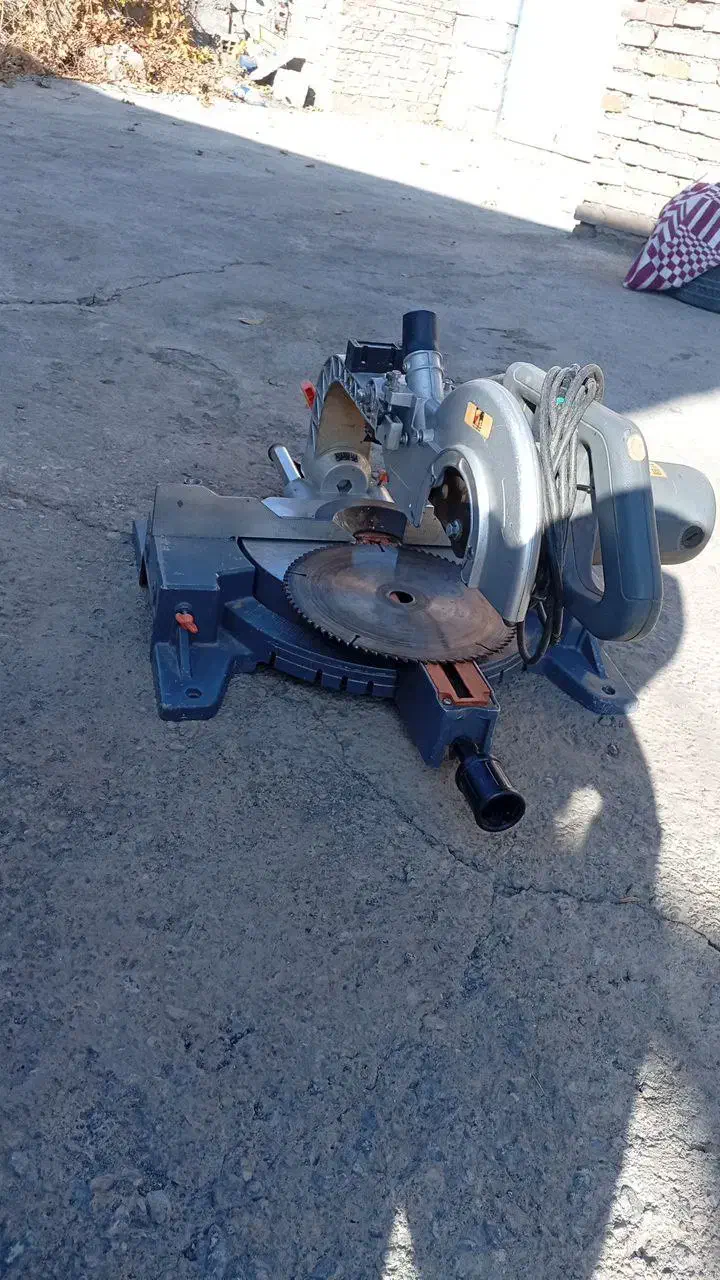 فارسی بر|ابزارآلات|خوی, |دیوار