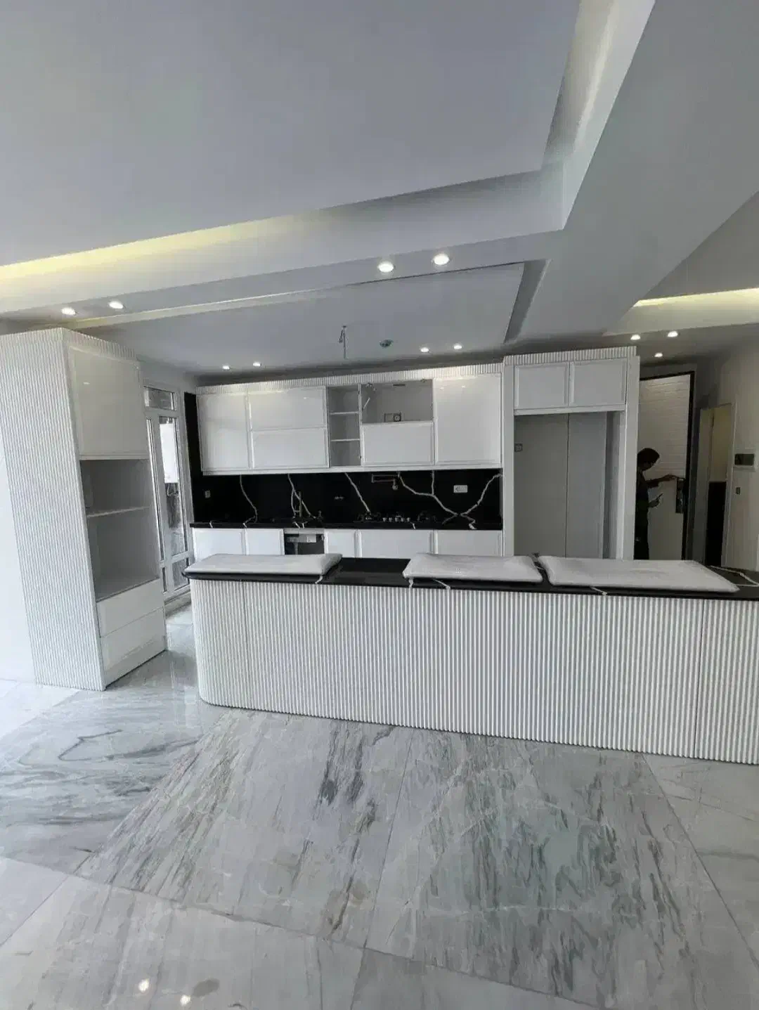 واحد ۱۱۳ متر/کلید در اختیار/بسیار خوش نقشه|فروش آپارتمان|تهران, قبا|دیوار