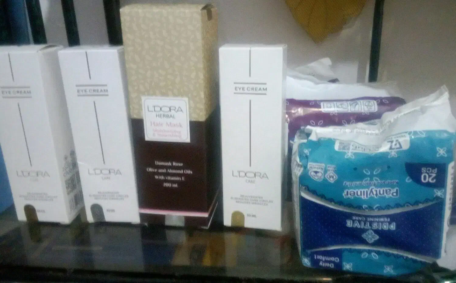 لدورا|آرایشی، بهداشتی، درمانی|نیمبلوک, |دیوار