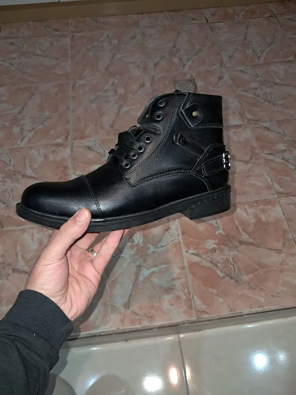 نیم بوت شیک و خاص|کیف، کفش، کمربند|شیراز, دشت چنار|دیوار