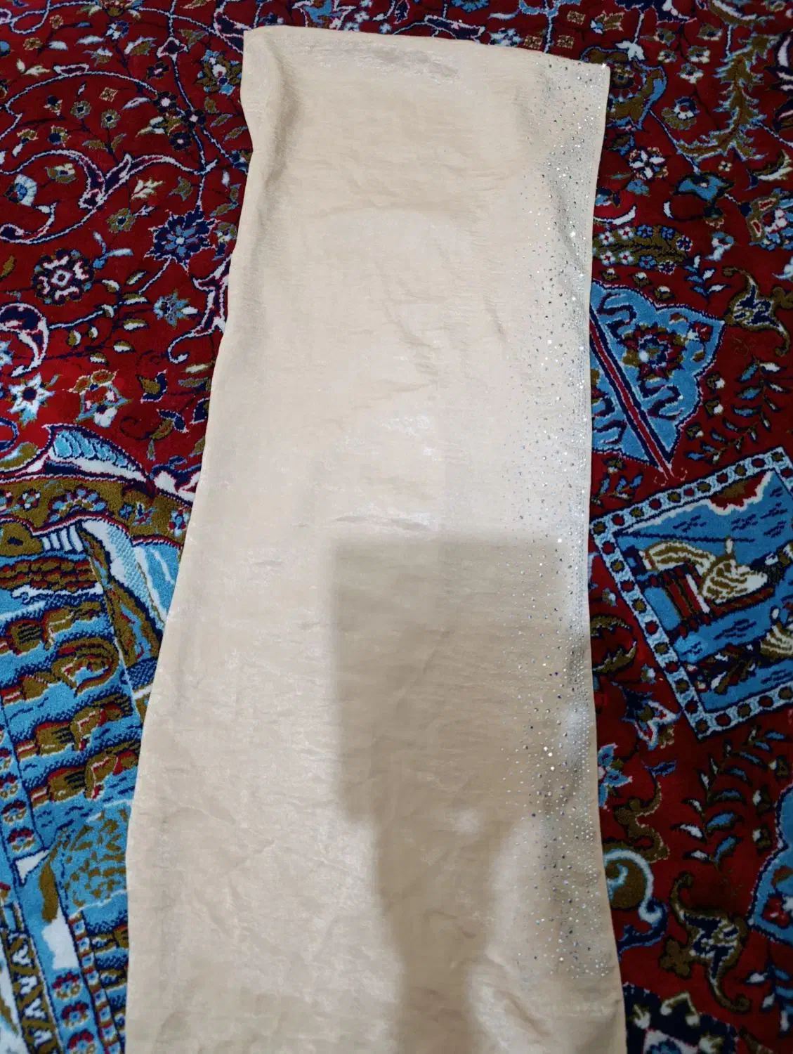 تعدادی لباس مانتو شلوار پیراهن شال و روسری|لباس|قدس, شهر‌قدس|دیوار