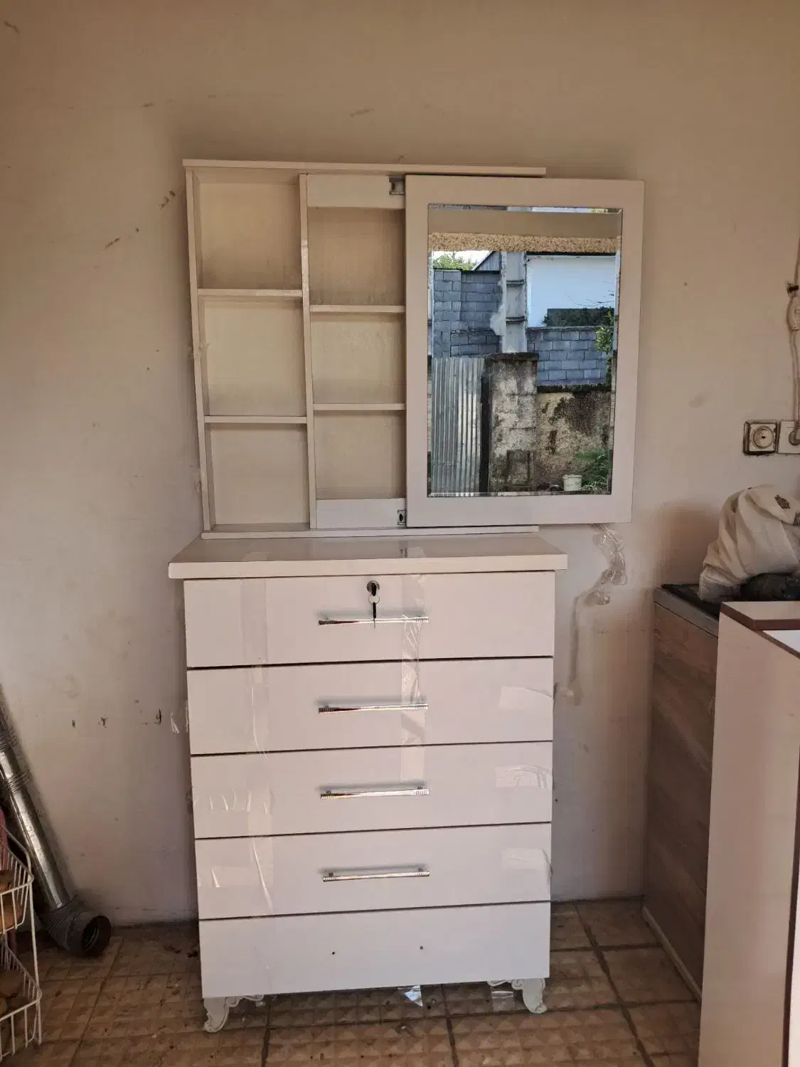 فروش میز آرایش وجاکفشی در حد نو با قیمت مناسب|جاکفشی، کمد، دراور|عباسآباد, |دیوار