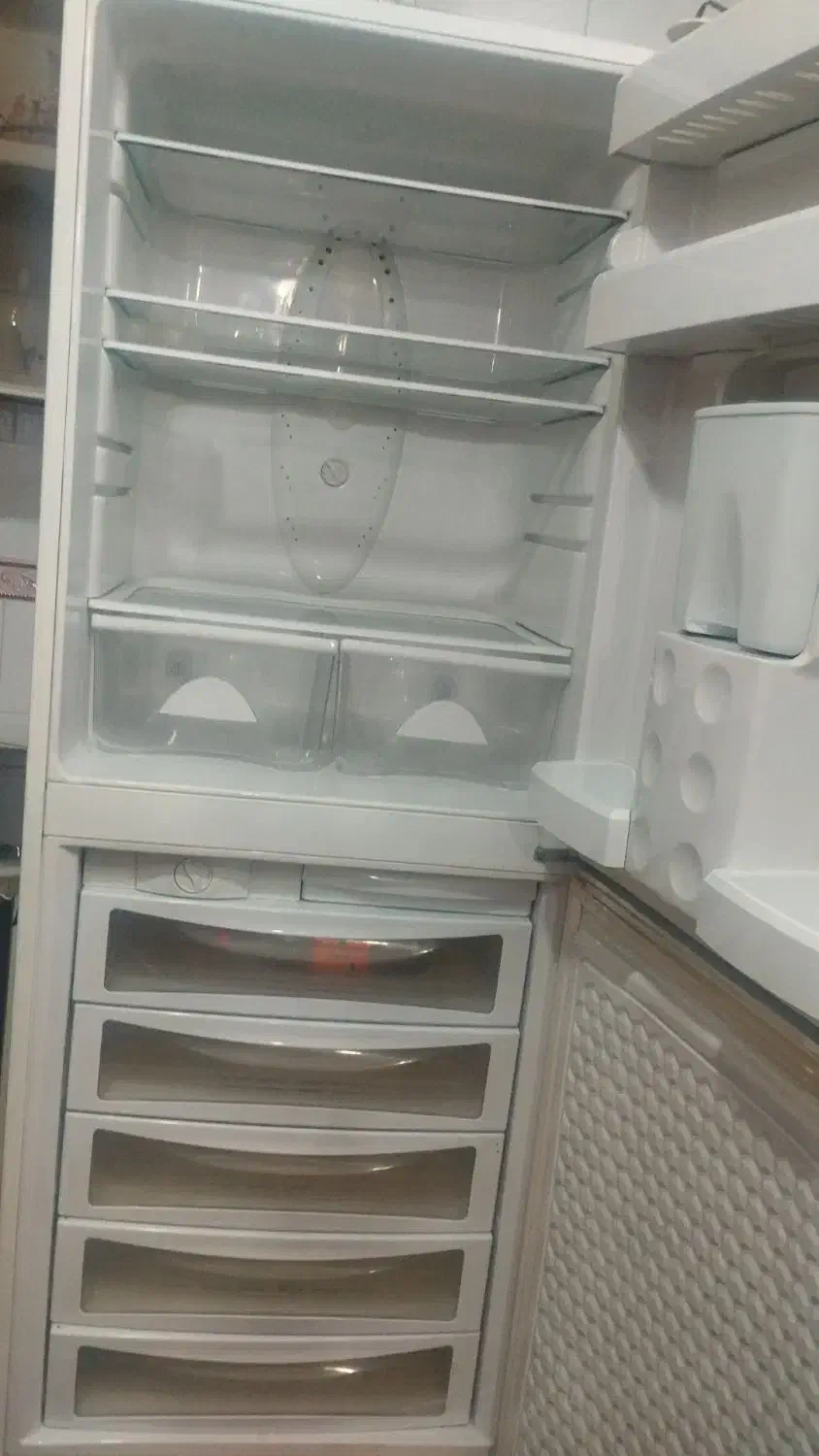 یخچال|یخچال و فریزر|شیراز, شهرک نیروی انتظامی|دیوار