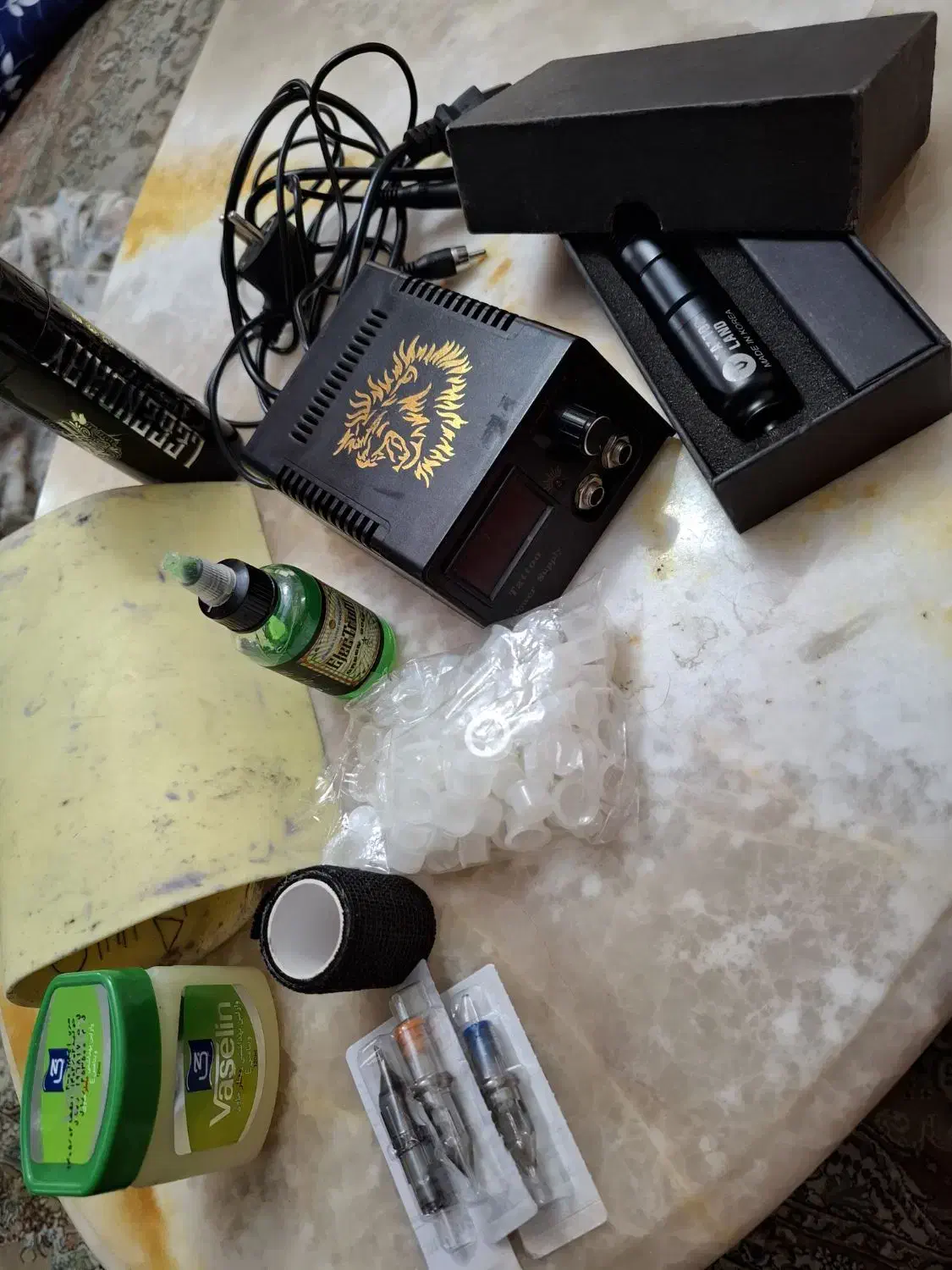 دستگاه تاتو|آرایشگاه و سالن‌های زیبایی|رشت, کوی جام جم|دیوار