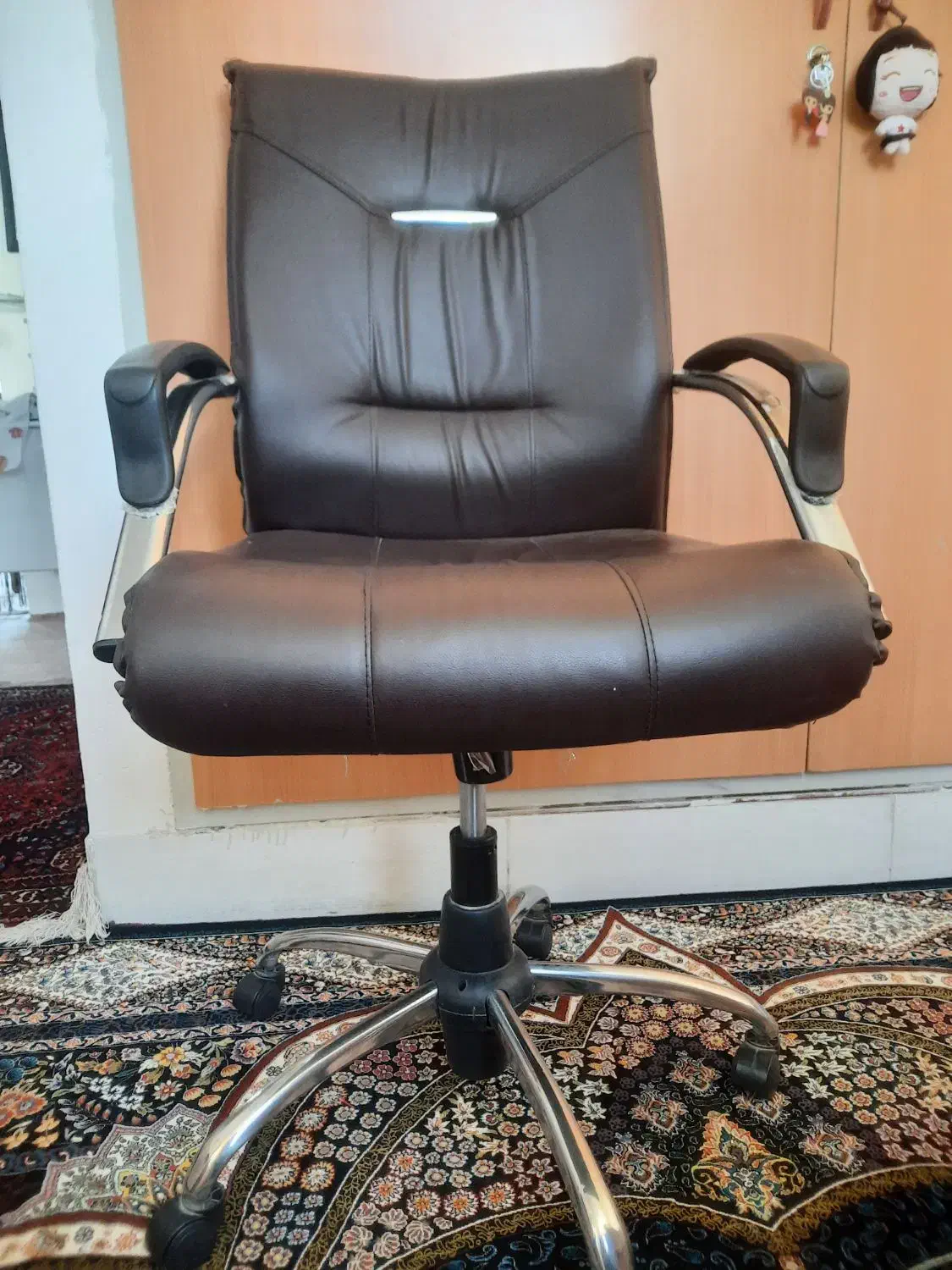 صندلی چرخ دار اداری|صندلی و نیمکت|آباده, |دیوار