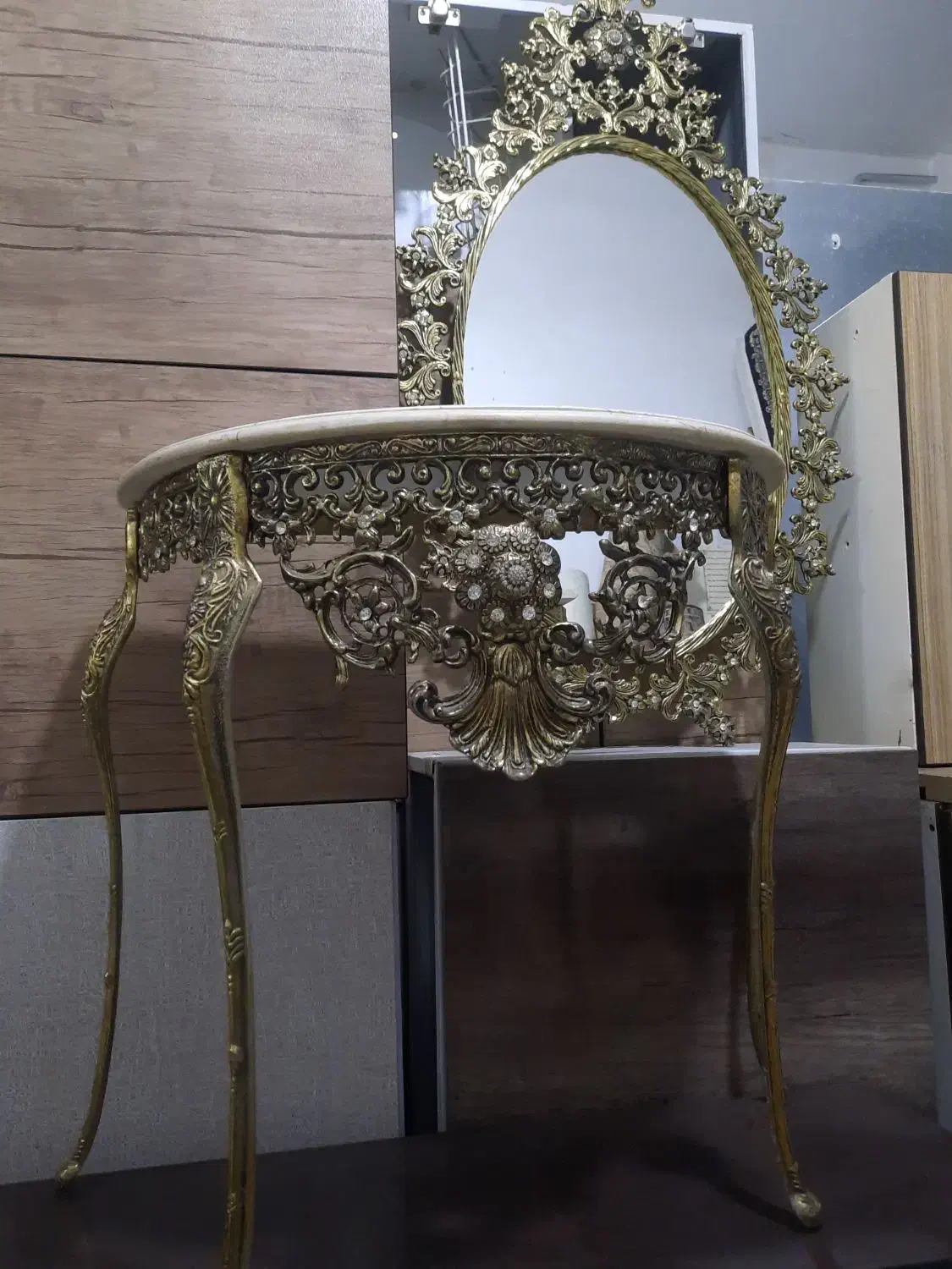 میز و آیینه|بوفه، ویترین، کنسول|فردیس, شهرک راه آهن|دیوار