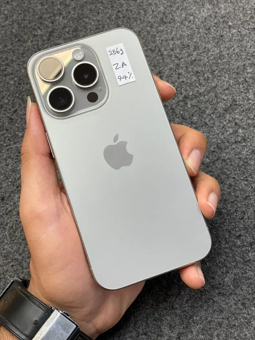 اپل iphone 15 Pro Za 256 درحد با مهلت تست|موبایل|مشهد, عامل|دیوار