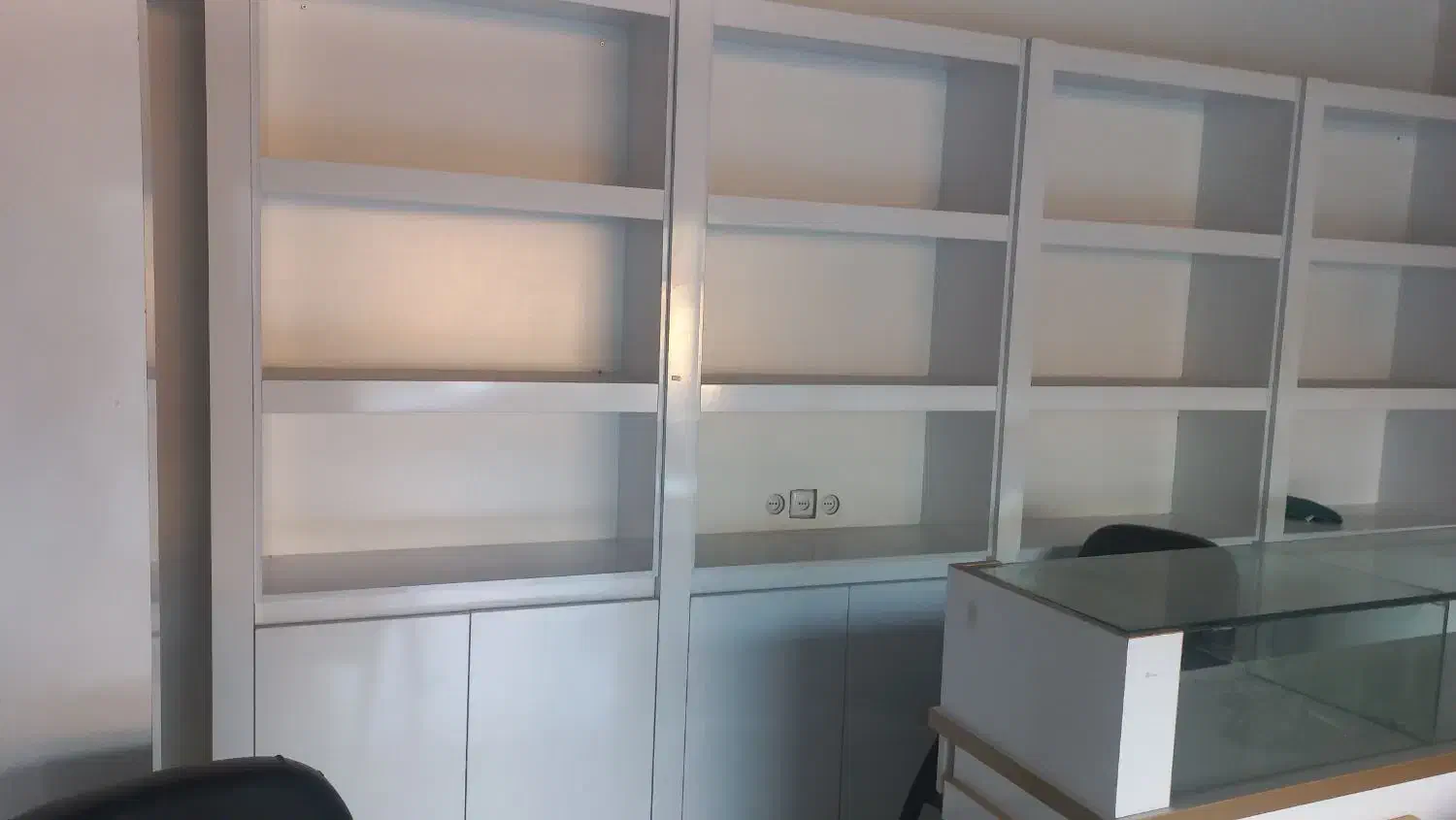 میز پیشخوان وقفسه وکمددودر ام دی اف درحدنو|فروشگاه و مغازه|بابلسر, |دیوار