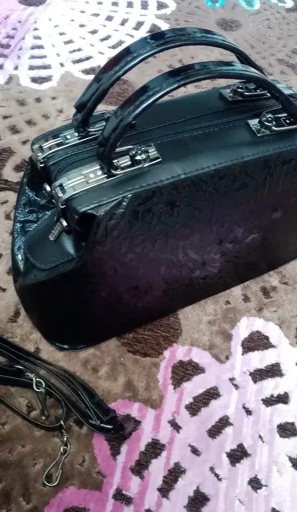 کیف مجلسی صندوقی|کیف، کفش، کمربند|رشت, کوی قدس|دیوار