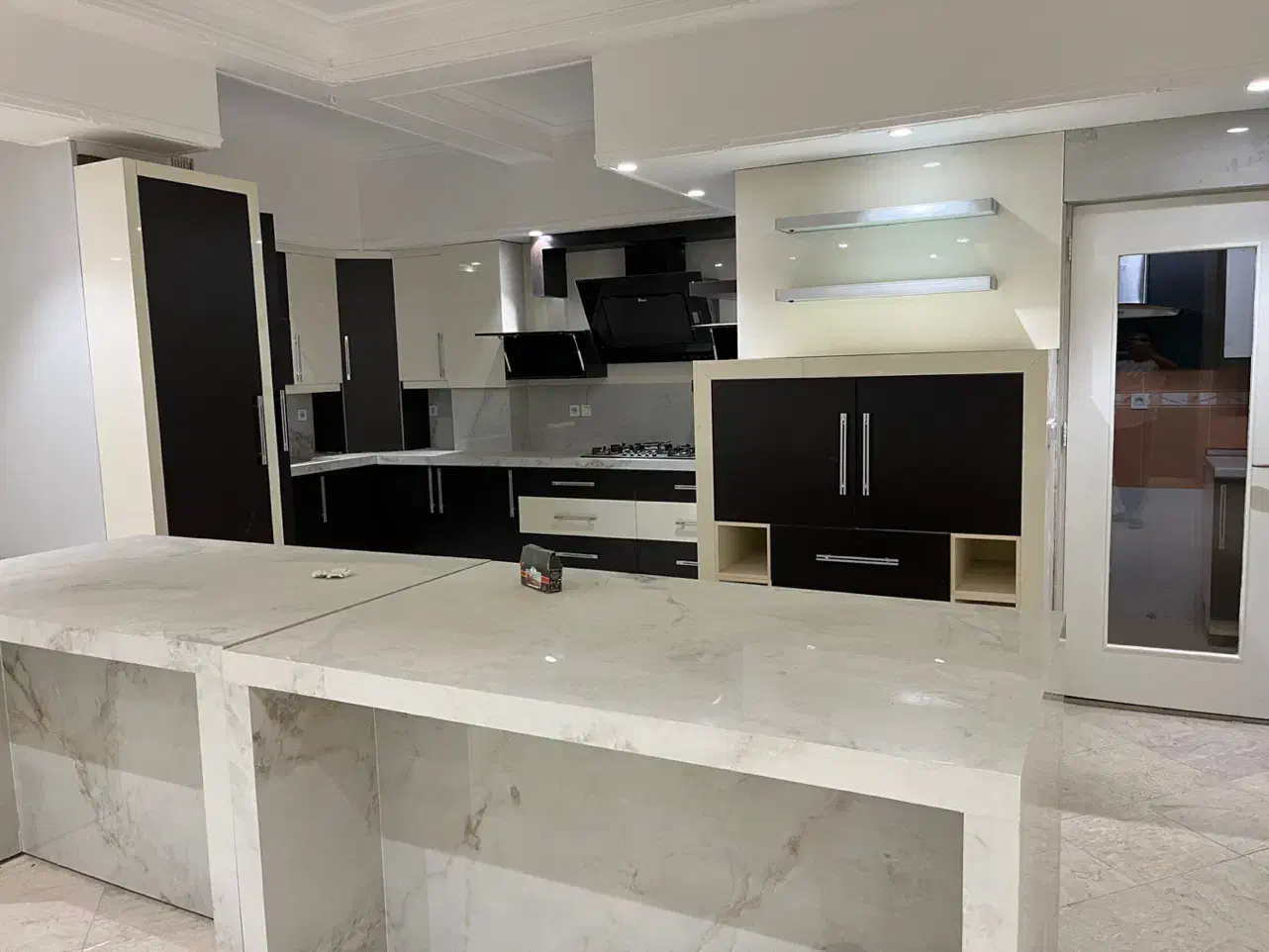 کابینت|کتابخانه، شلف، قفسههای دیواری|یزد, |دیوار