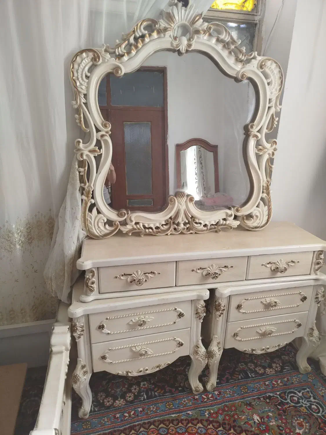 تخت خواب تمیز|تخت و سرویس خواب|نیشابور, میدان حافظ|دیوار