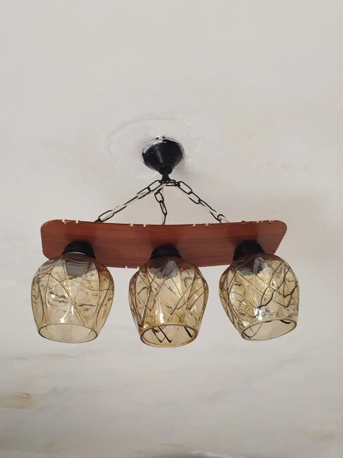 لوستر سالم سه شاخه|لوستر و چراغ آویز|فومن, |دیوار