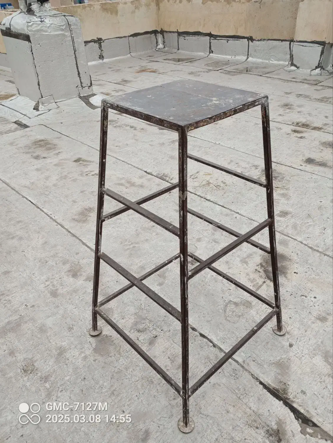 چهار پایه اهنی|صندلی و نیمکت|محمدیه-قزوین, |دیوار