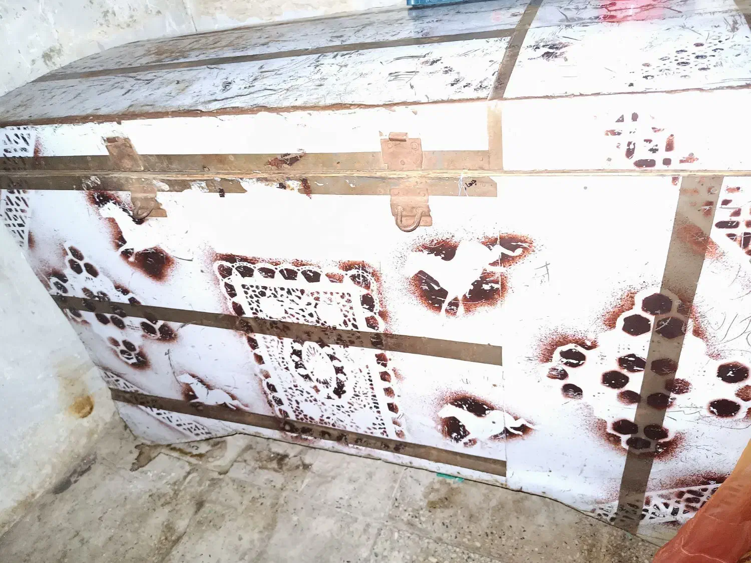 صندوقچه قدیمی|کلکسیون اشیاء عتیقه|همدان, |دیوار