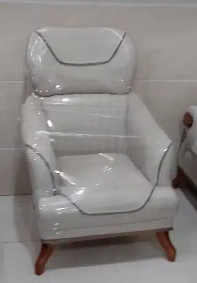 دو عدد مبل تک نفره و یک عدد جلو مبلی کشو خور بزرگ|مبلمان خانگی و میز عسلی|ملایر, |دیوار