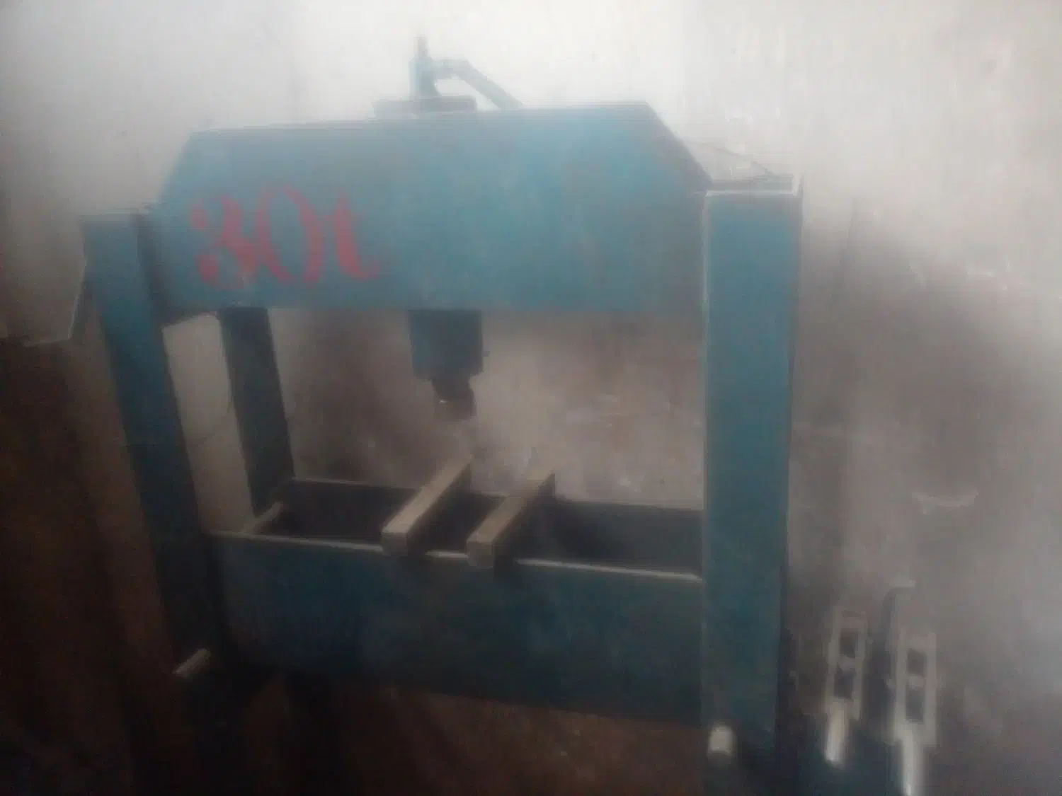 پرس هیدرولیک دستی ۳۰تنی ویژهء تعمیرگاهه سواری|ماشین‌آلات صنعتی|فلاورجان, |دیوار