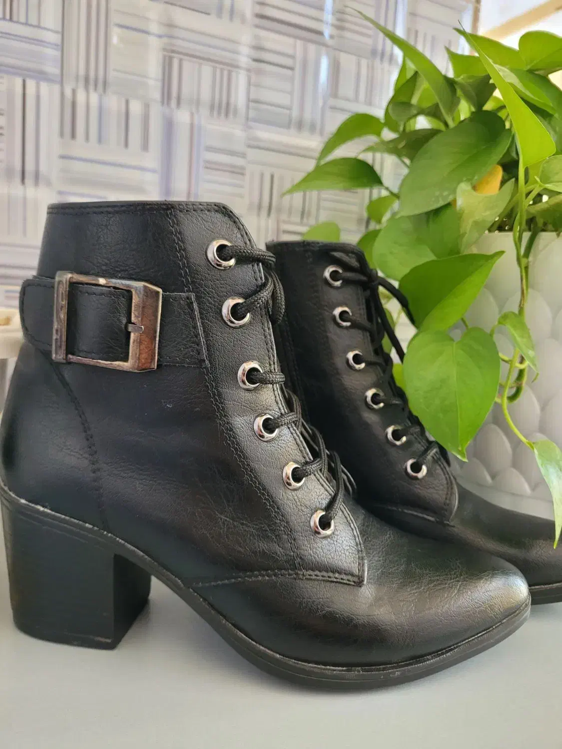 نیم پوت|کیف، کفش، کمربند|جوانرود, |دیوار