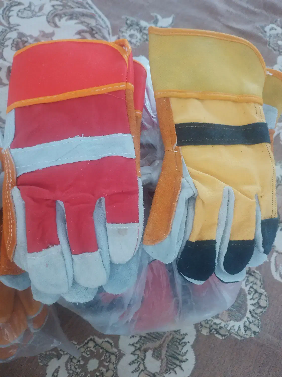 دستکش چرم کف دوبل جهت زرشک کنی|ابزارآلات|قائن, |دیوار