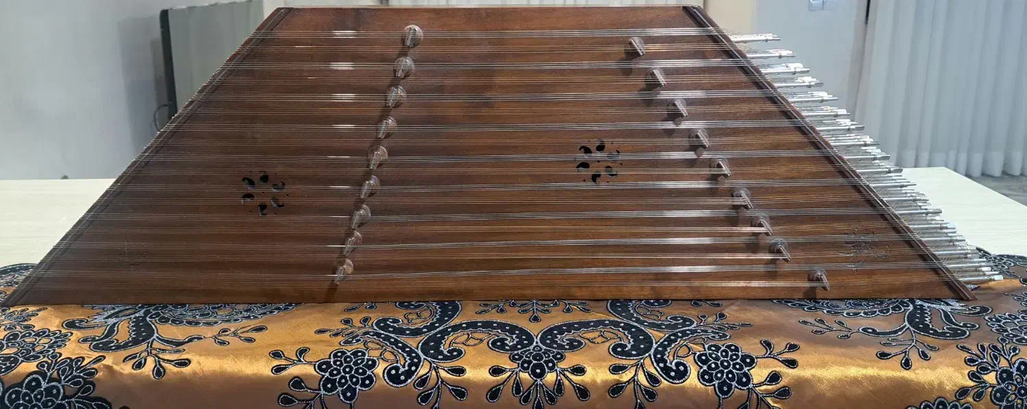 سنتور فرزام چوب گردو 500 ساله|سازهای سنتی|شیراز, منطقه هوایی شهید دوران|دیوار