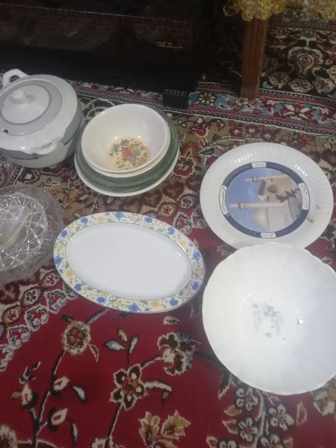 مقداری ظروف ولوازم برقی به فروش میرسدبومهن|ظروف سرو و پذیرایی|بومهن, |دیوار