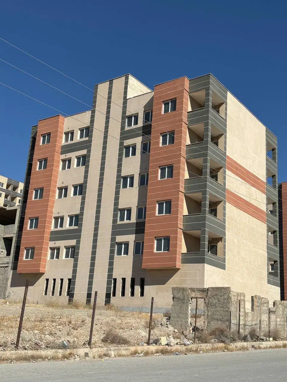 آپارتمان خوش نقشه و بهترین لوکیشن|فروش آپارتمان|هشتگرد, فاز ۷ مهستان|دیوار