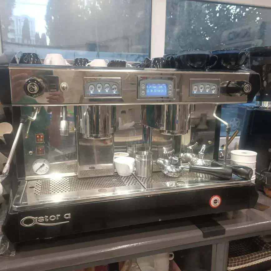 تعمیر و سرویس کامل انواع اسپرسوساز خانگی و صنعتی|کافی‌شاپ و رستوران|شیراز, لاله|دیوار