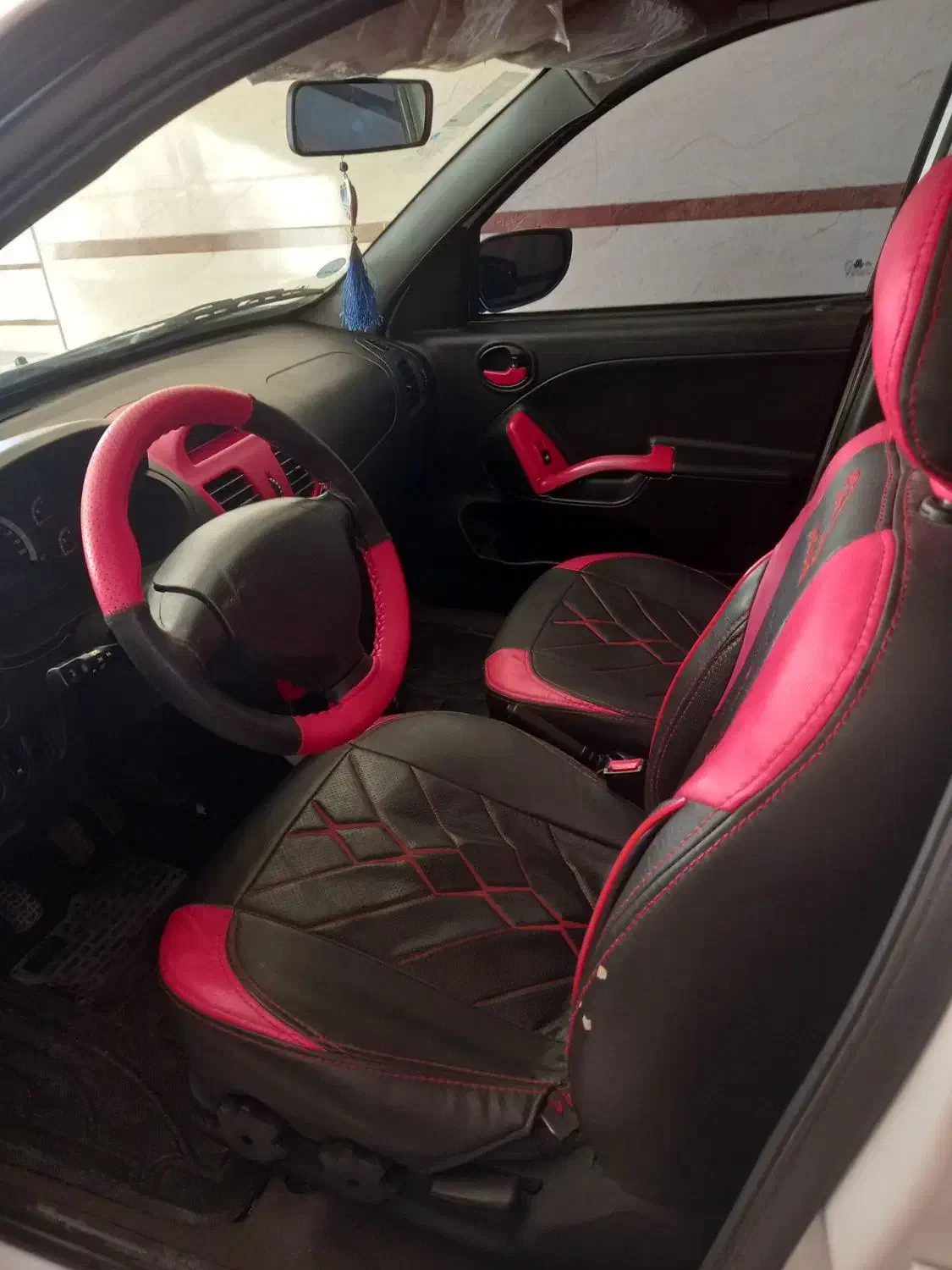 کوئیک سفید قرمز|خودرو سواری و وانت|گرگان, |دیوار