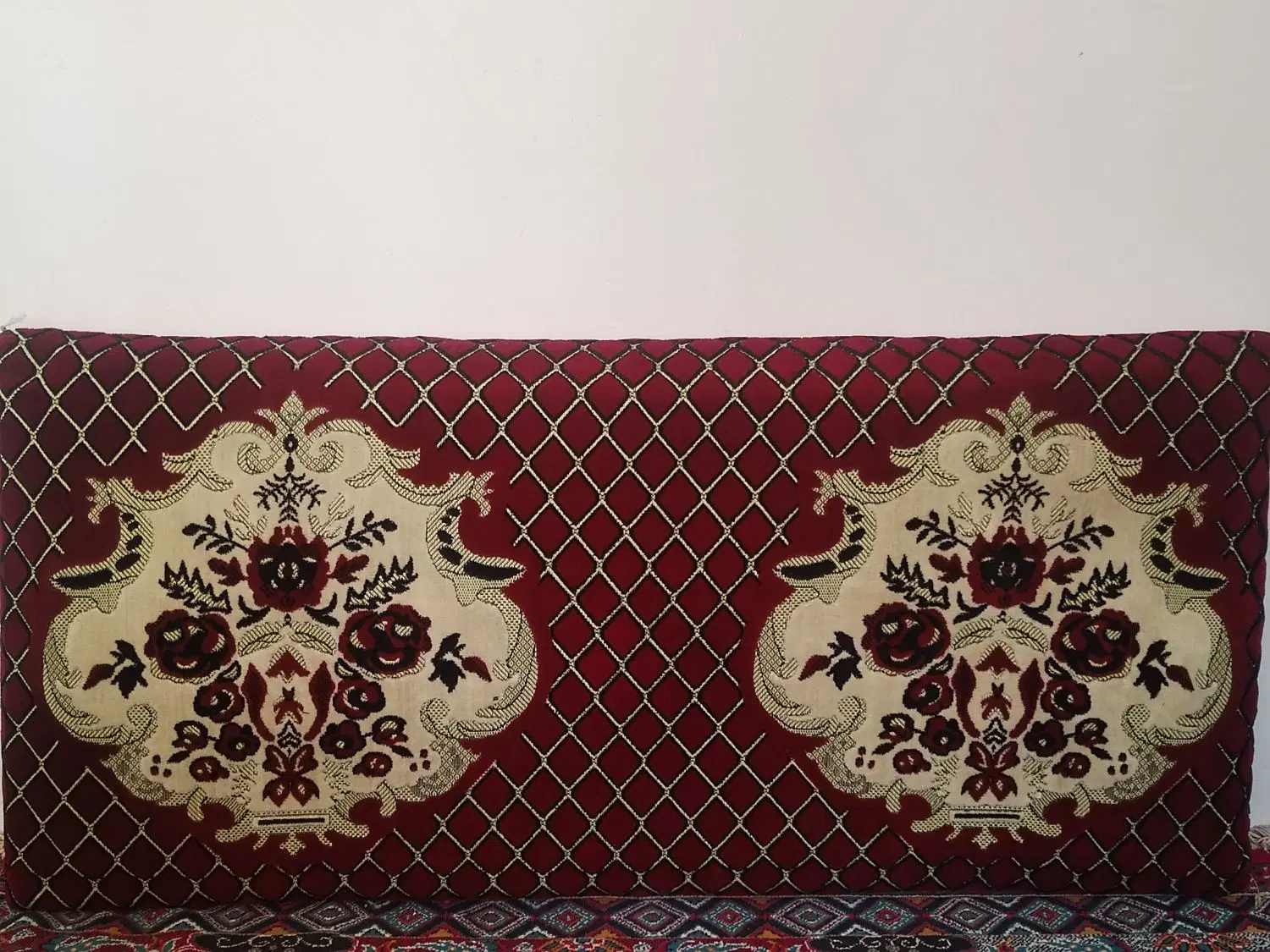 پشتی|پشتی|سبزوار, پاسداران|دیوار
