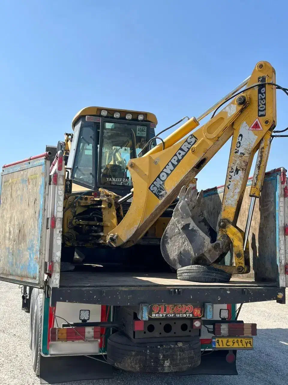 بیل بکهو ۲۲۰ آی مدل ۹۴ درحد|خودرو سنگین|بهار, |دیوار