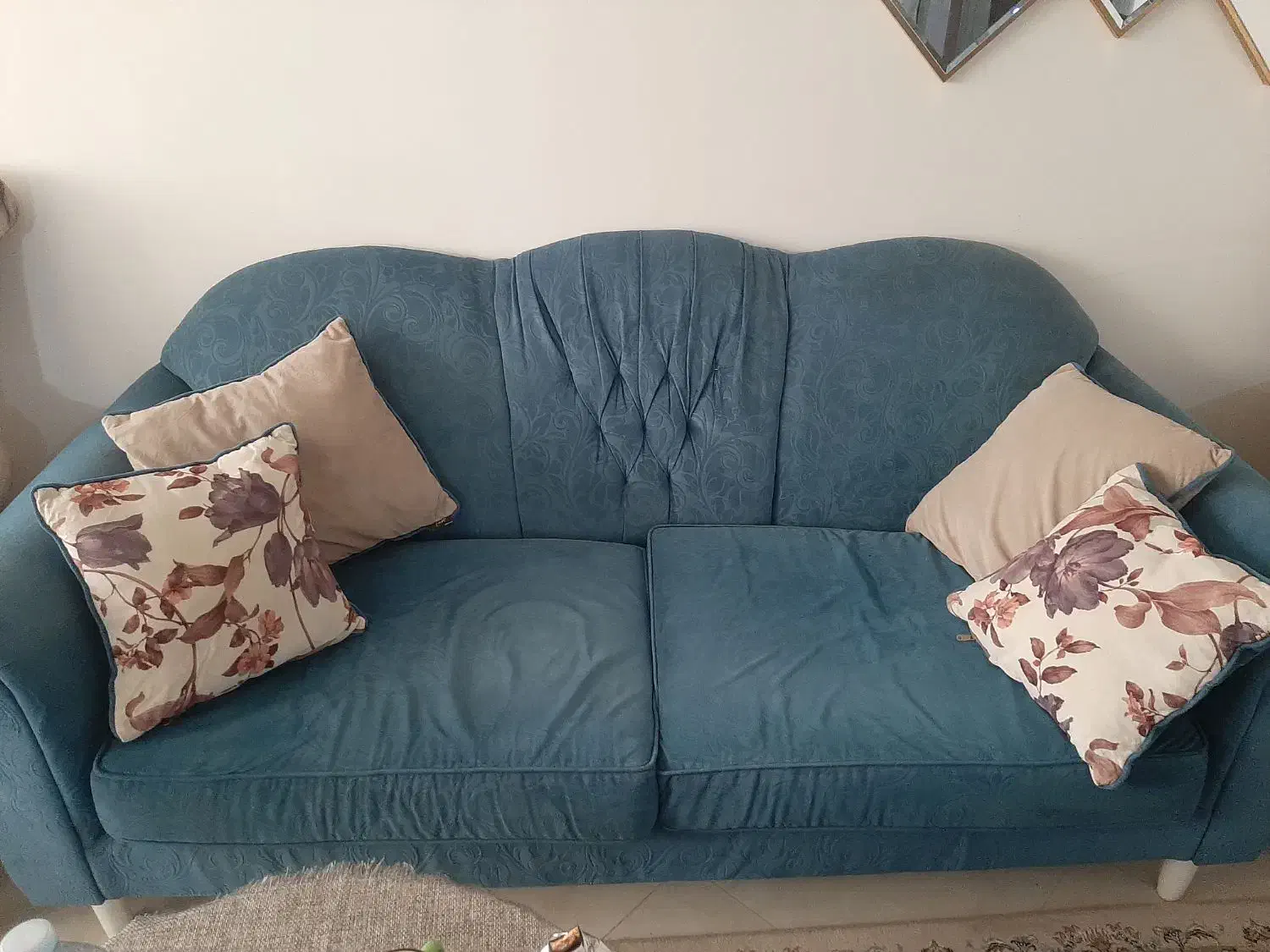 یک مبل راحتی ۳ نفره|مبلمان خانگی و میز عسلی|مشهد, گلبرگ|دیوار