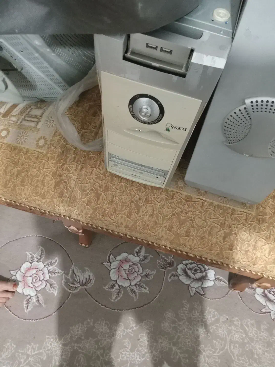 کامپیوتر|رایانه رومیزی|ازنا, |دیوار