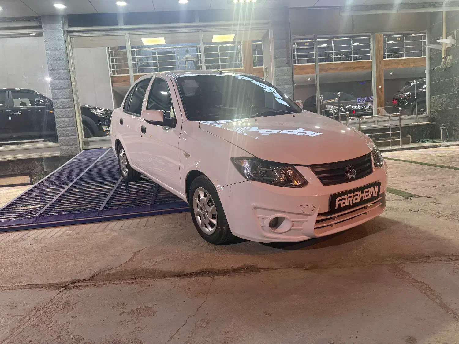 ساینا مدل ۹۹|خودرو سواری و وانت|یزد, |دیوار