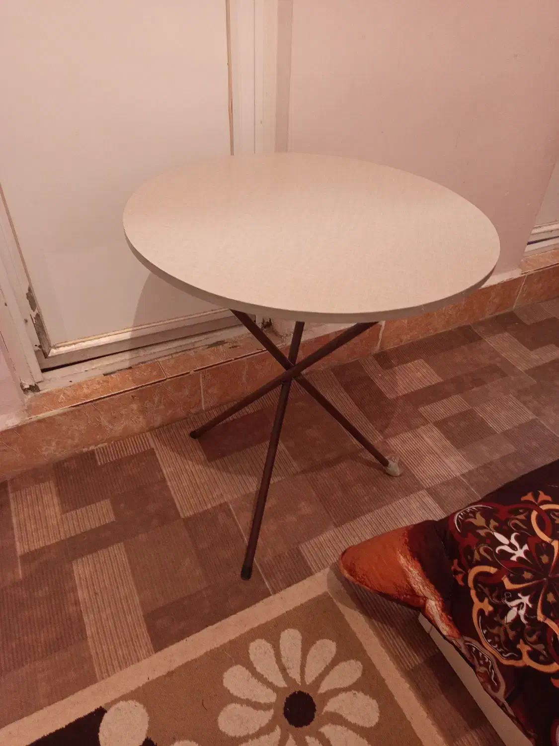 میز خاطره|میز و صندلی غذاخوری|بیرجند, |دیوار