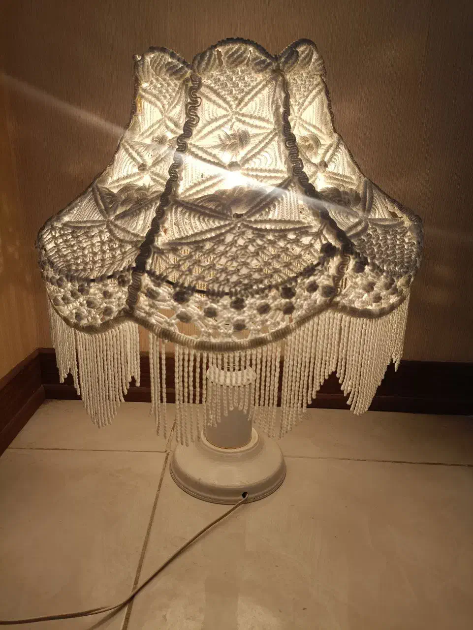 آباژور پارچه ای قدیمی|چراغ خواب و آباژور|اصفهان, شیخ طوسی|دیوار