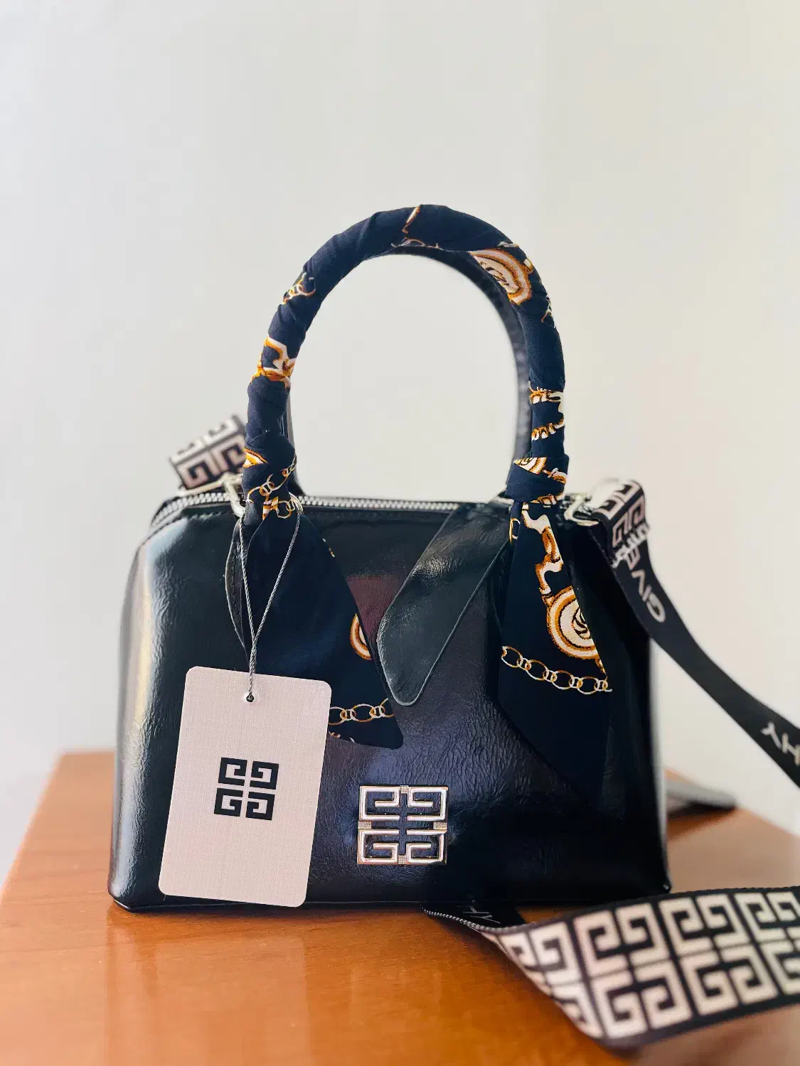 کیف نو|کیف، کفش، کمربند|بندر گناوه, |دیوار