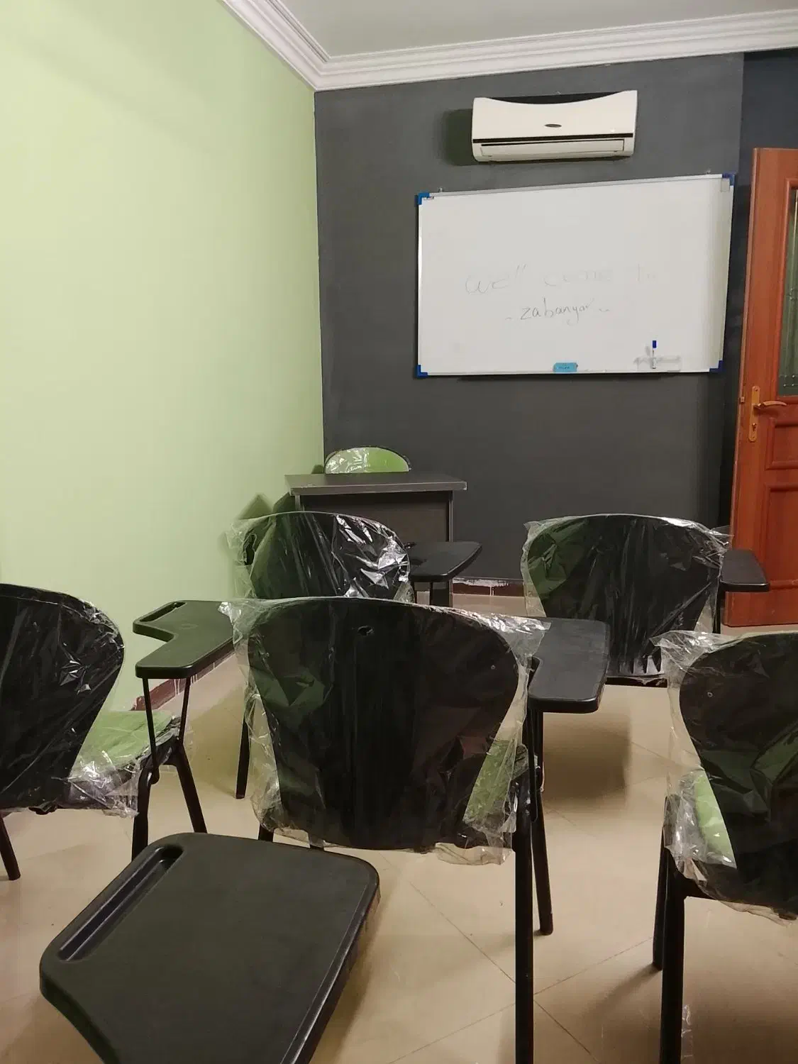 اجاره کلاس آموزشی در مرکز شهر|اجارهٔ کوتاه‌مدت دفتر کار و فضای آموزشی|مشهد, احمدآباد|دیوار